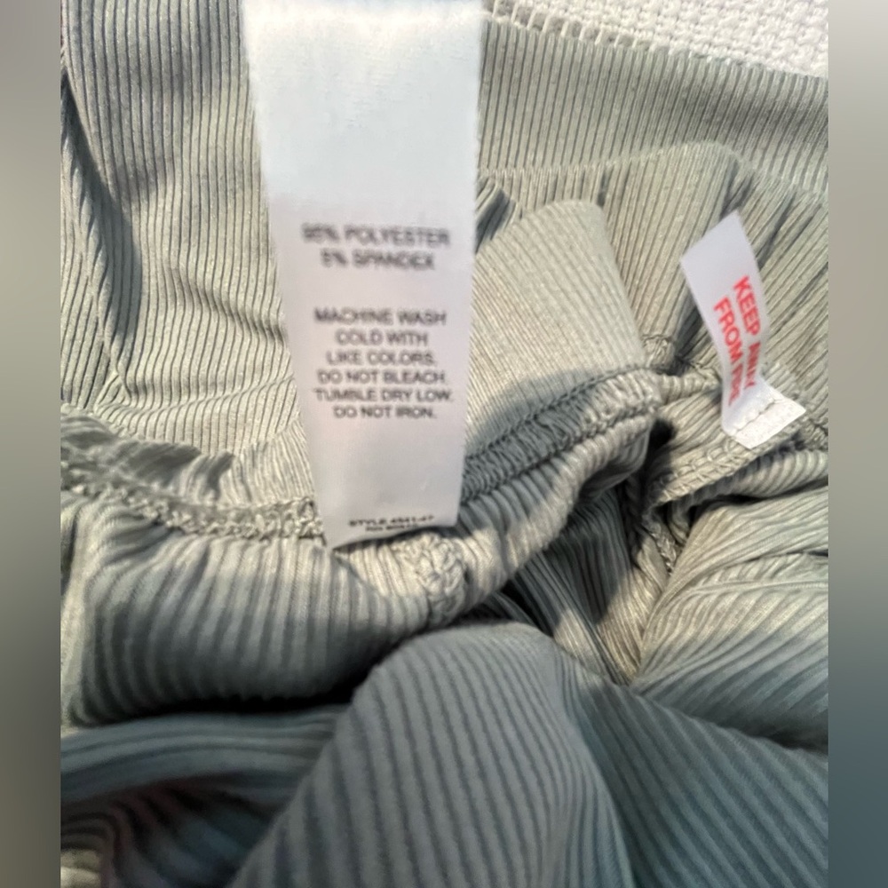 NWT NICOLE MILLER Green High Neck Tank and Pockets Pull on Pants Set Size - Picture 12 of 12